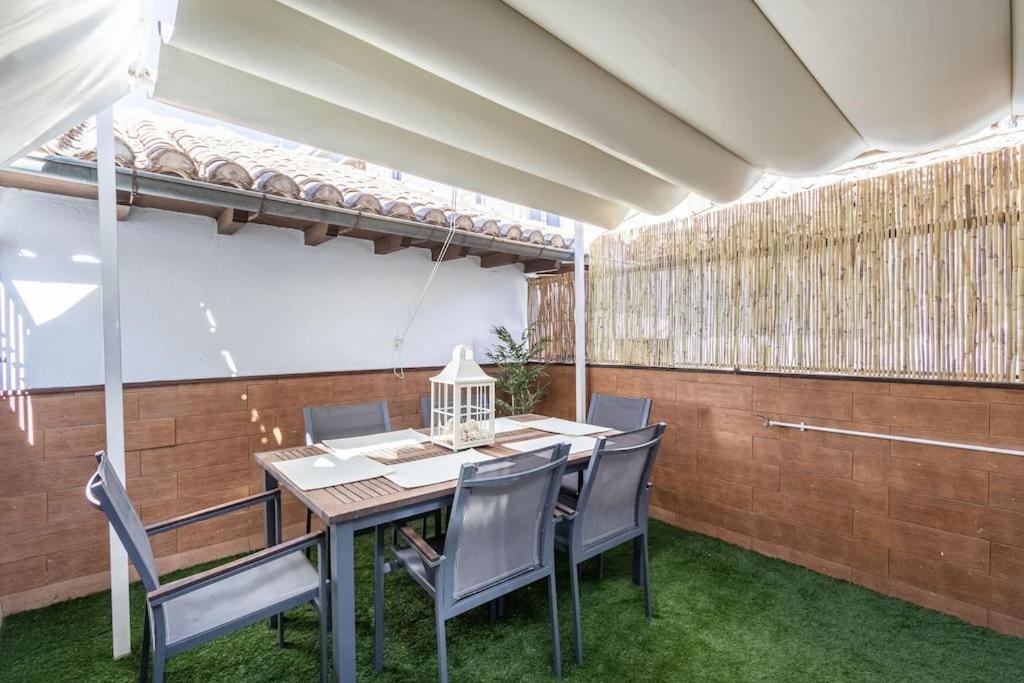 Apartamento Con Terraza A 4 Minutos De La Catedral Granada Eksteriør bilde
