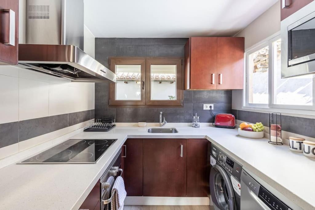 Apartamento Con Terraza A 4 Minutos De La Catedral Granada Eksteriør bilde