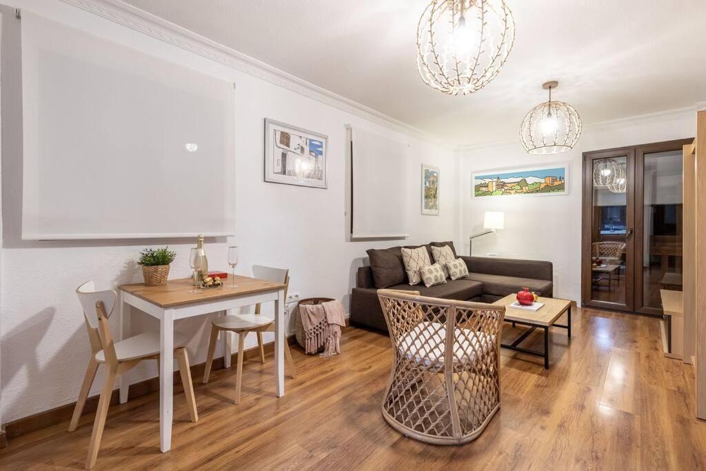 Apartamento Con Terraza A 4 Minutos De La Catedral Granada Eksteriør bilde